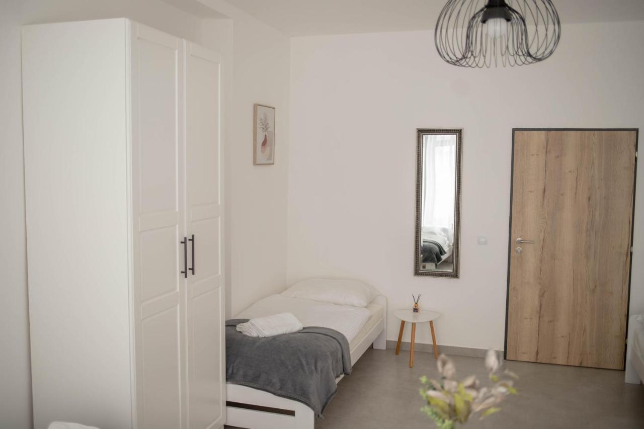 Rezidence Kbely - Free Parking Apartment Прага Екстериор снимка