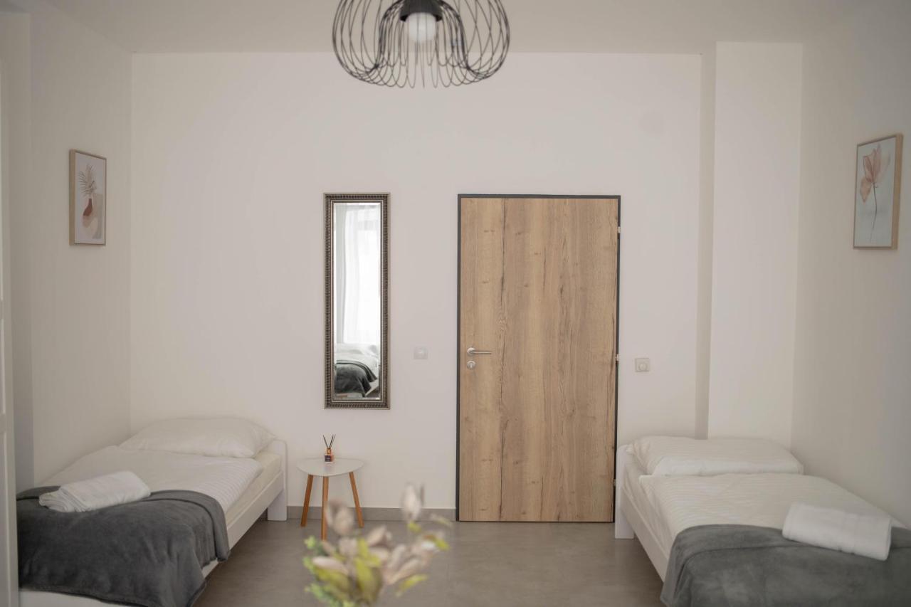 Rezidence Kbely - Free Parking Apartment Прага Екстериор снимка