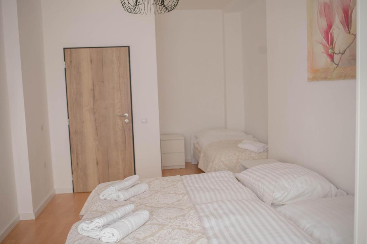 Rezidence Kbely - Free Parking Apartment Прага Екстериор снимка