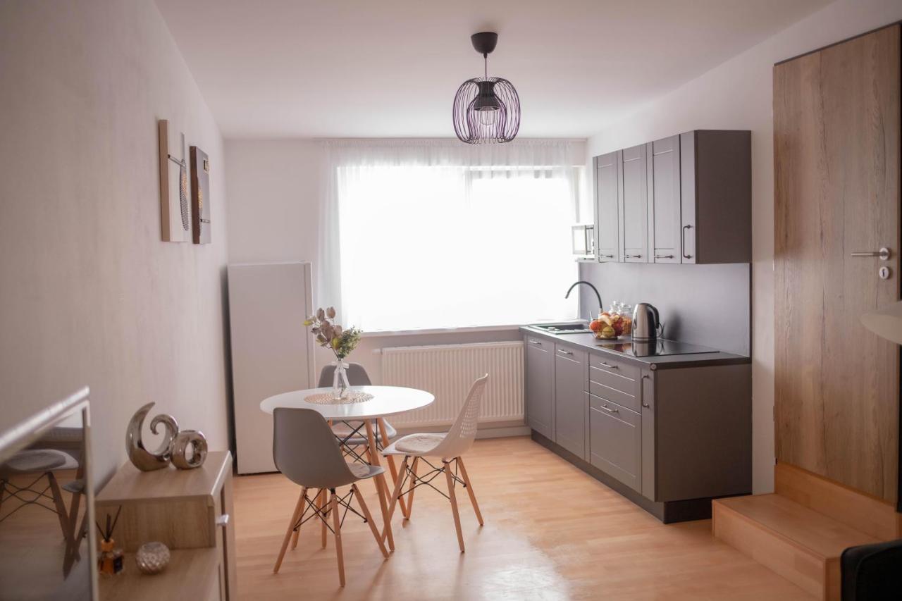 Rezidence Kbely - Free Parking Apartment Прага Екстериор снимка