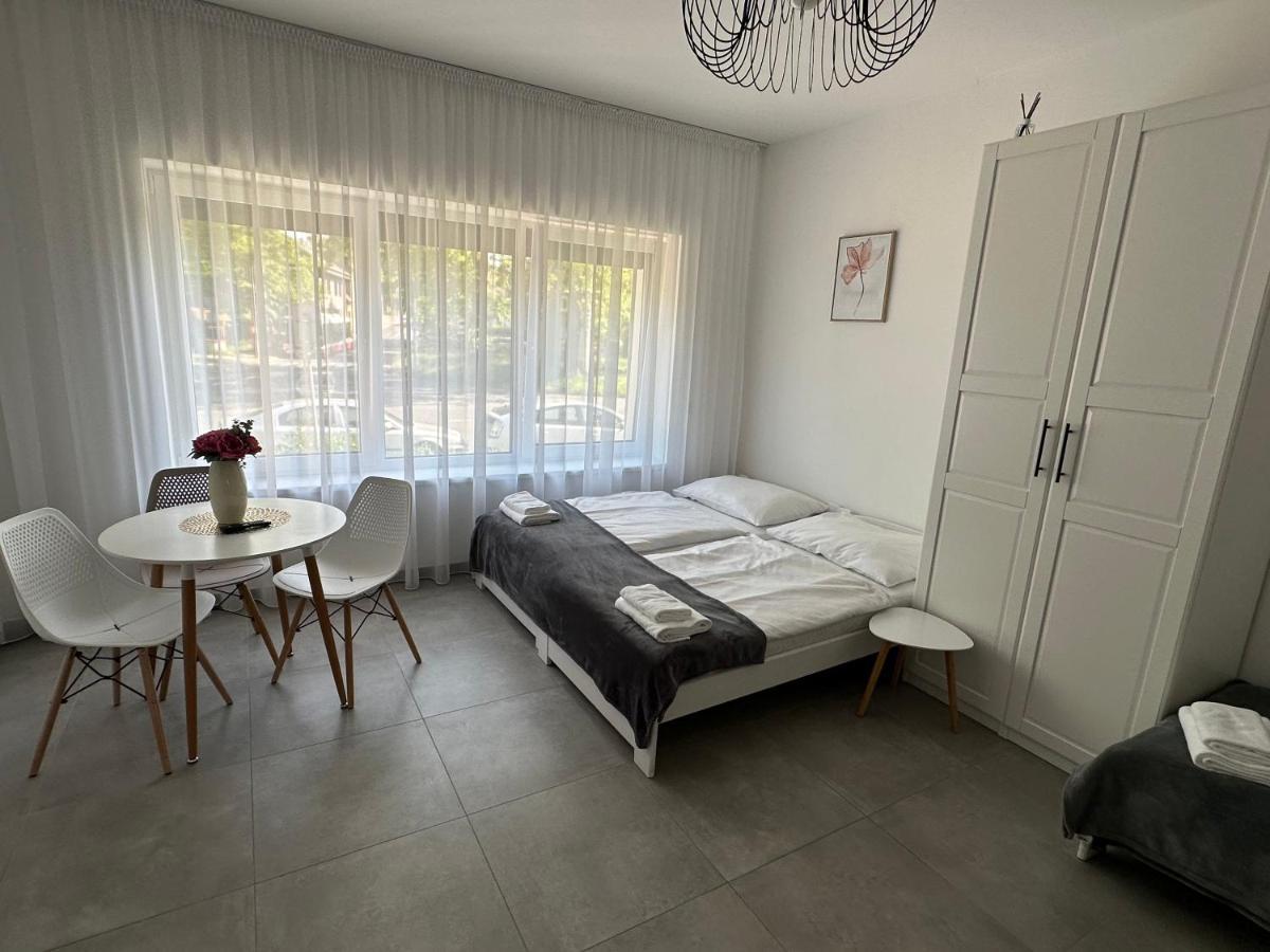 Rezidence Kbely - Free Parking Apartment Прага Екстериор снимка