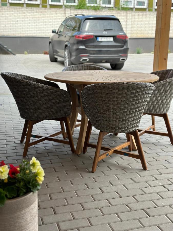 Rezidence Kbely - Free Parking Apartment Прага Екстериор снимка