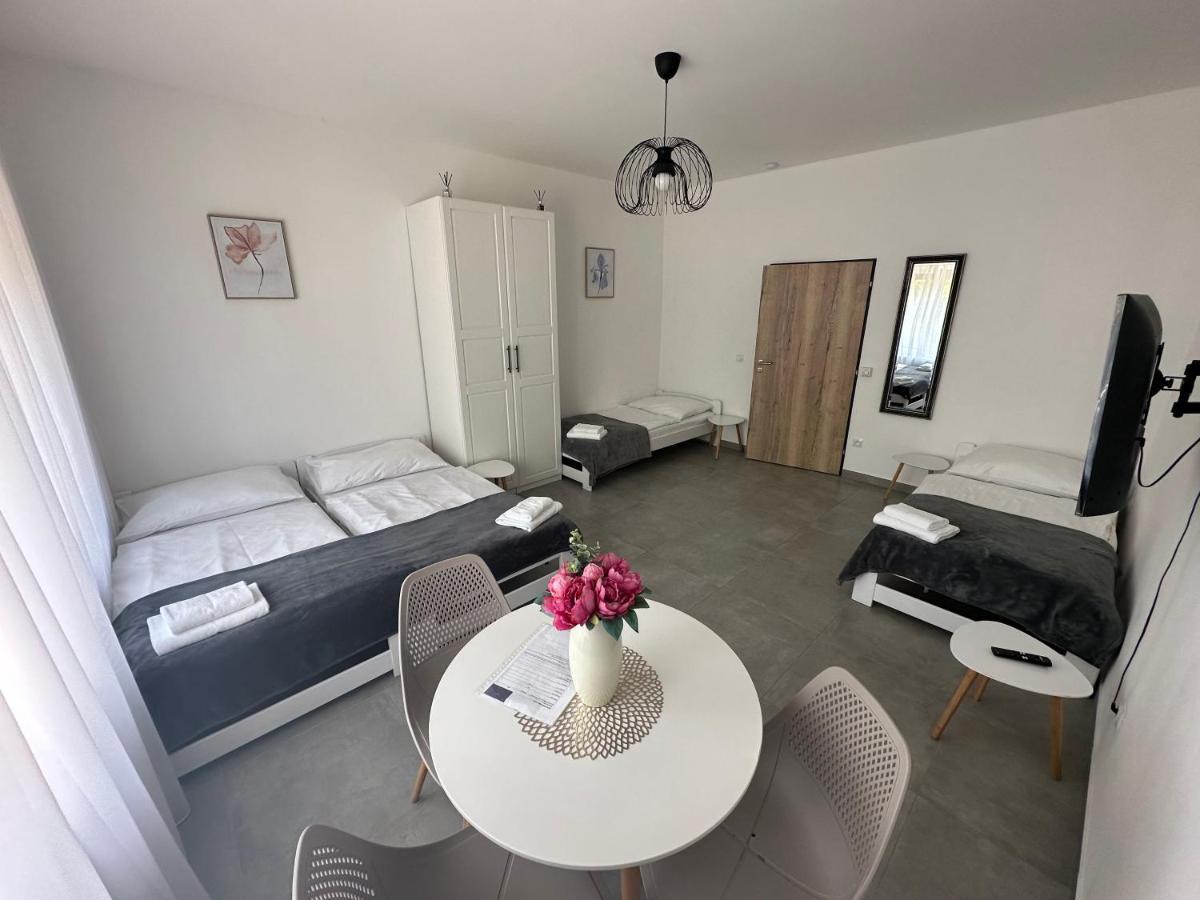 Rezidence Kbely - Free Parking Apartment Прага Екстериор снимка