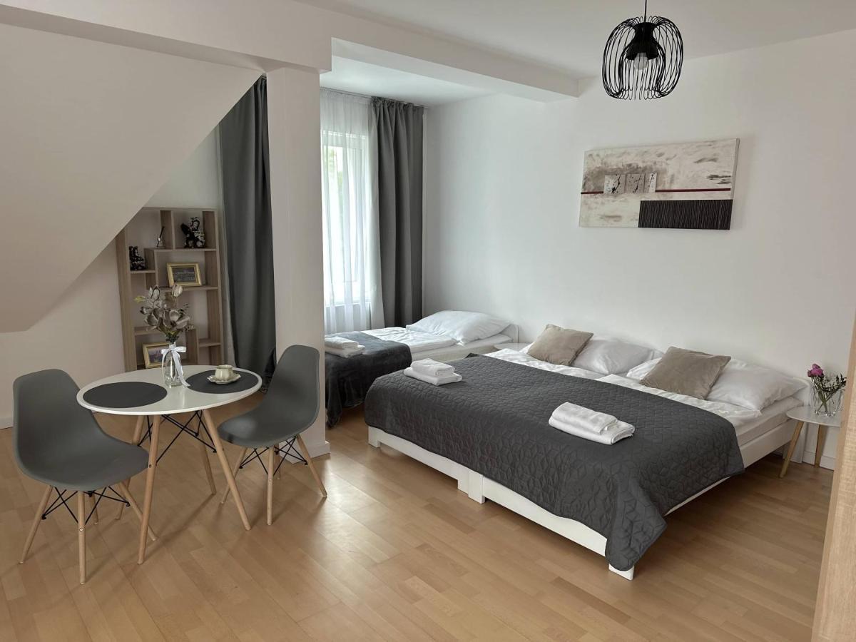 Rezidence Kbely - Free Parking Apartment Прага Екстериор снимка